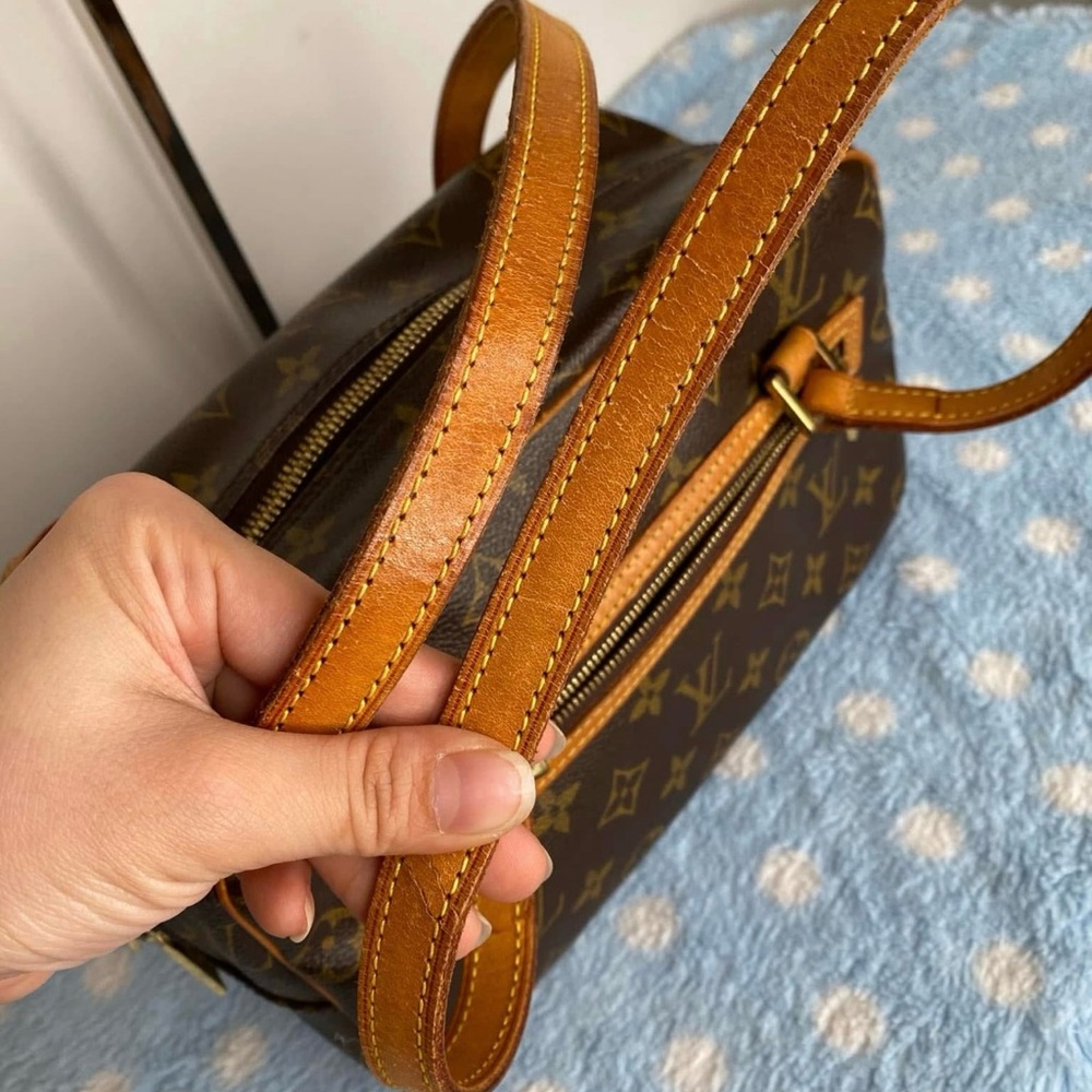 Louis Vuitton Cite MM - Picture 11 of 16